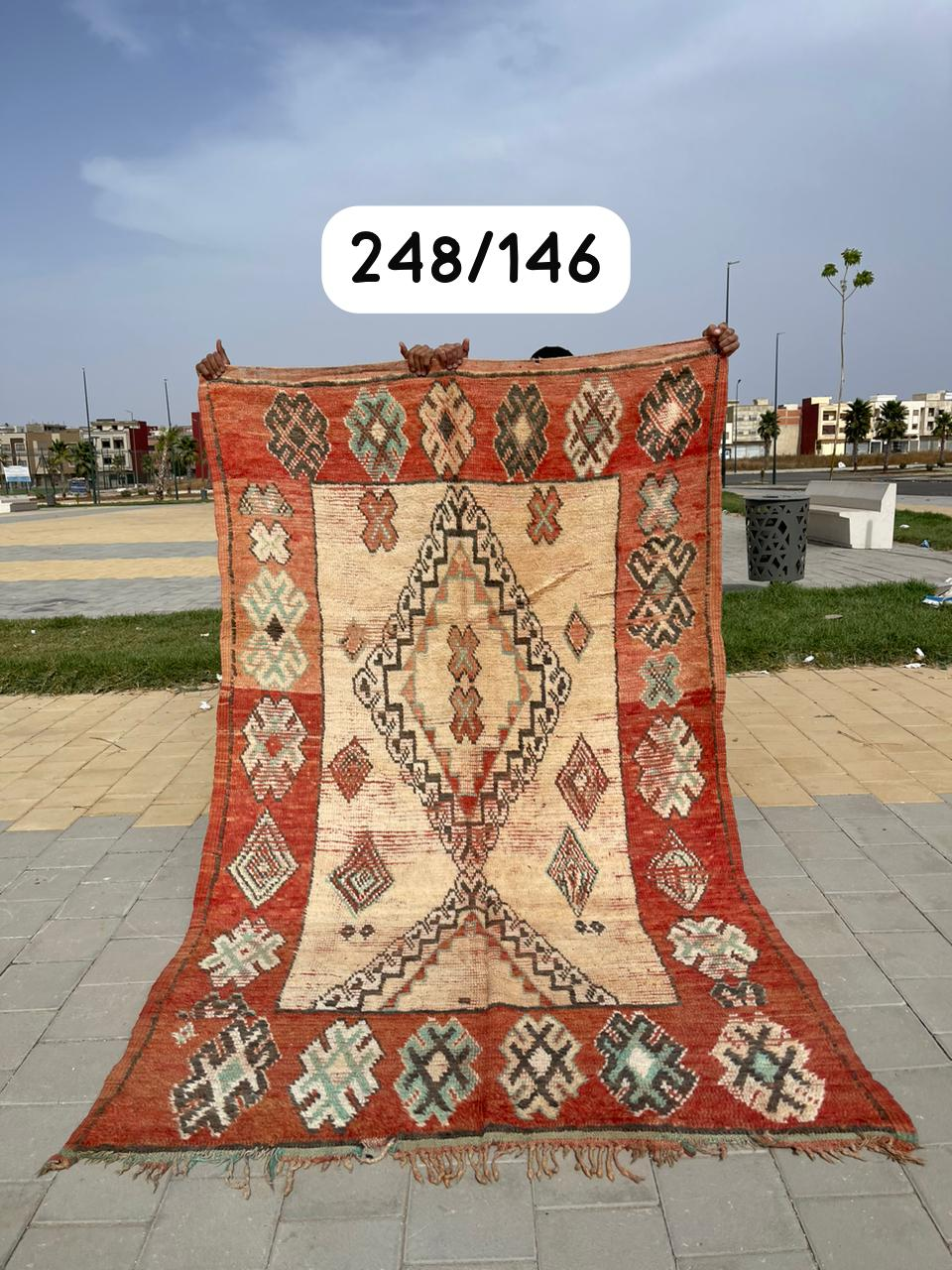 Vintage 248 x 146 cm