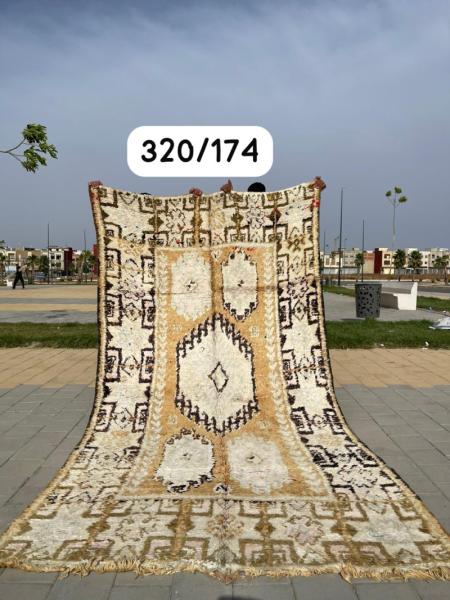 Vintage 320 x 174 cm