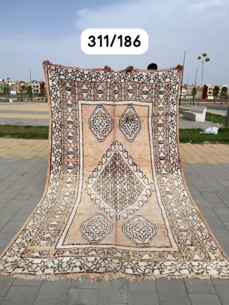 Vintage 311 x 186 cm